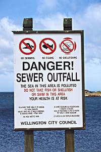 sewage! no swimming!